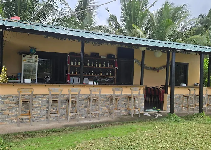 The At Acres Village - Cozy Nature In Moalboal